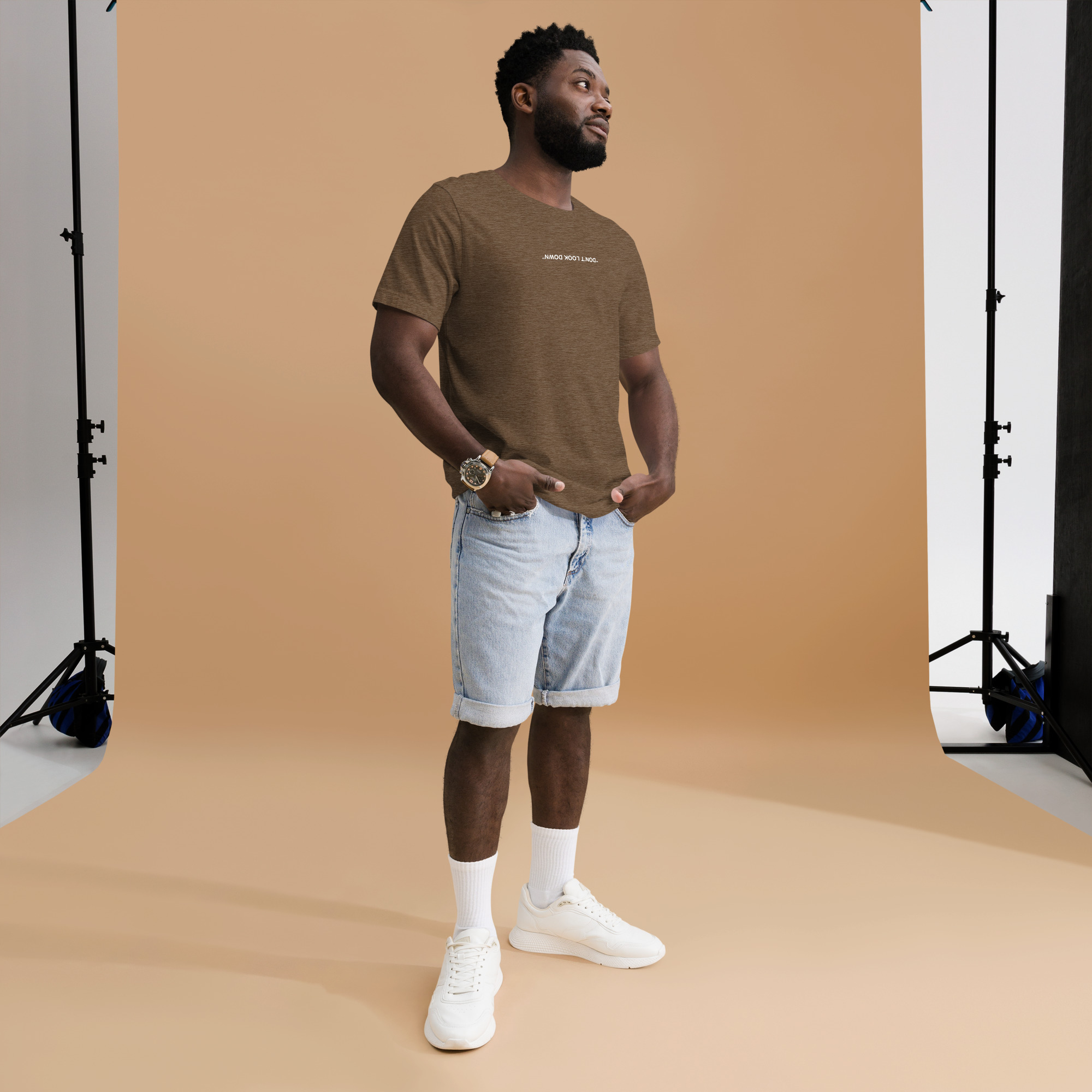 Camiseta no mires abajo - Image 17