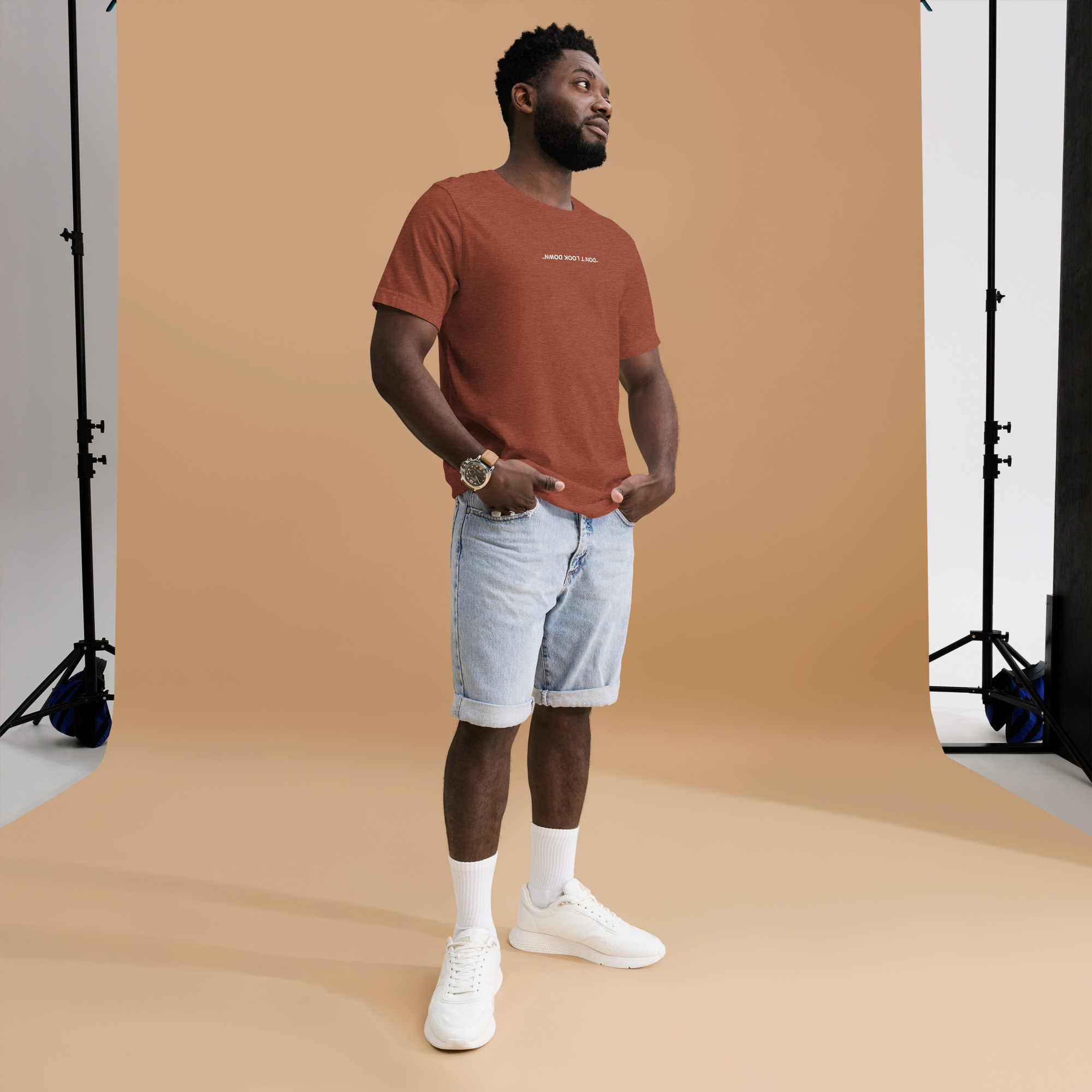 Camiseta no mires abajo - Image 19