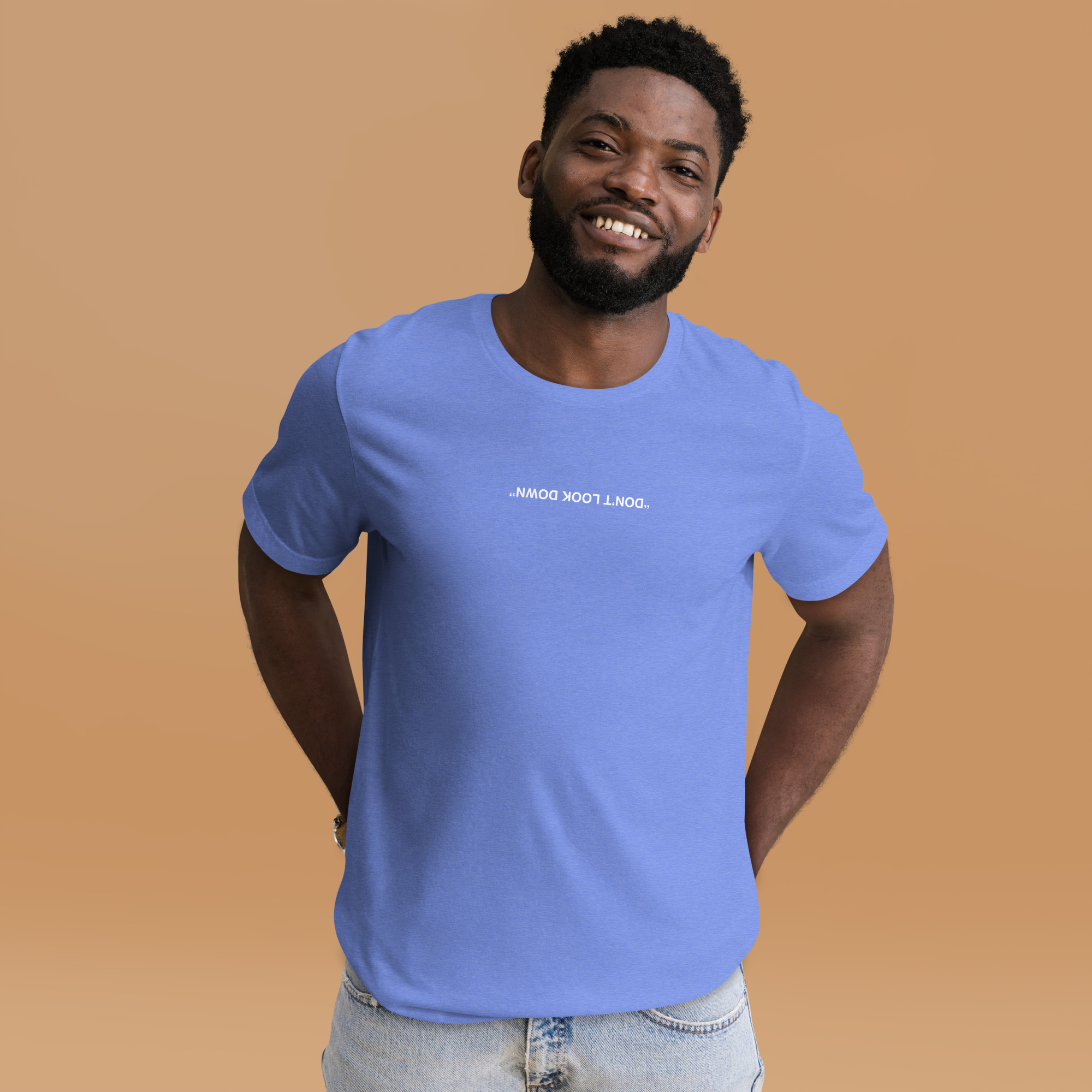 Camiseta no mires abajo - Image 22