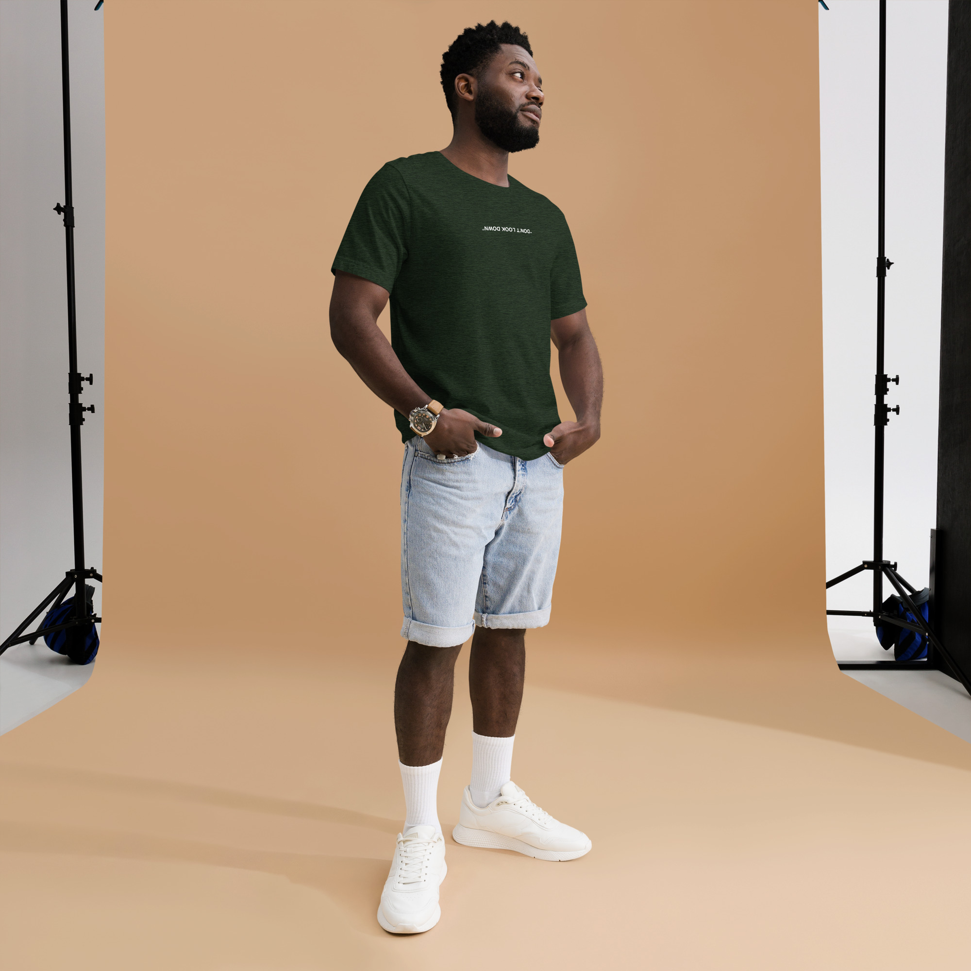 Camiseta no mires abajo - Image 13