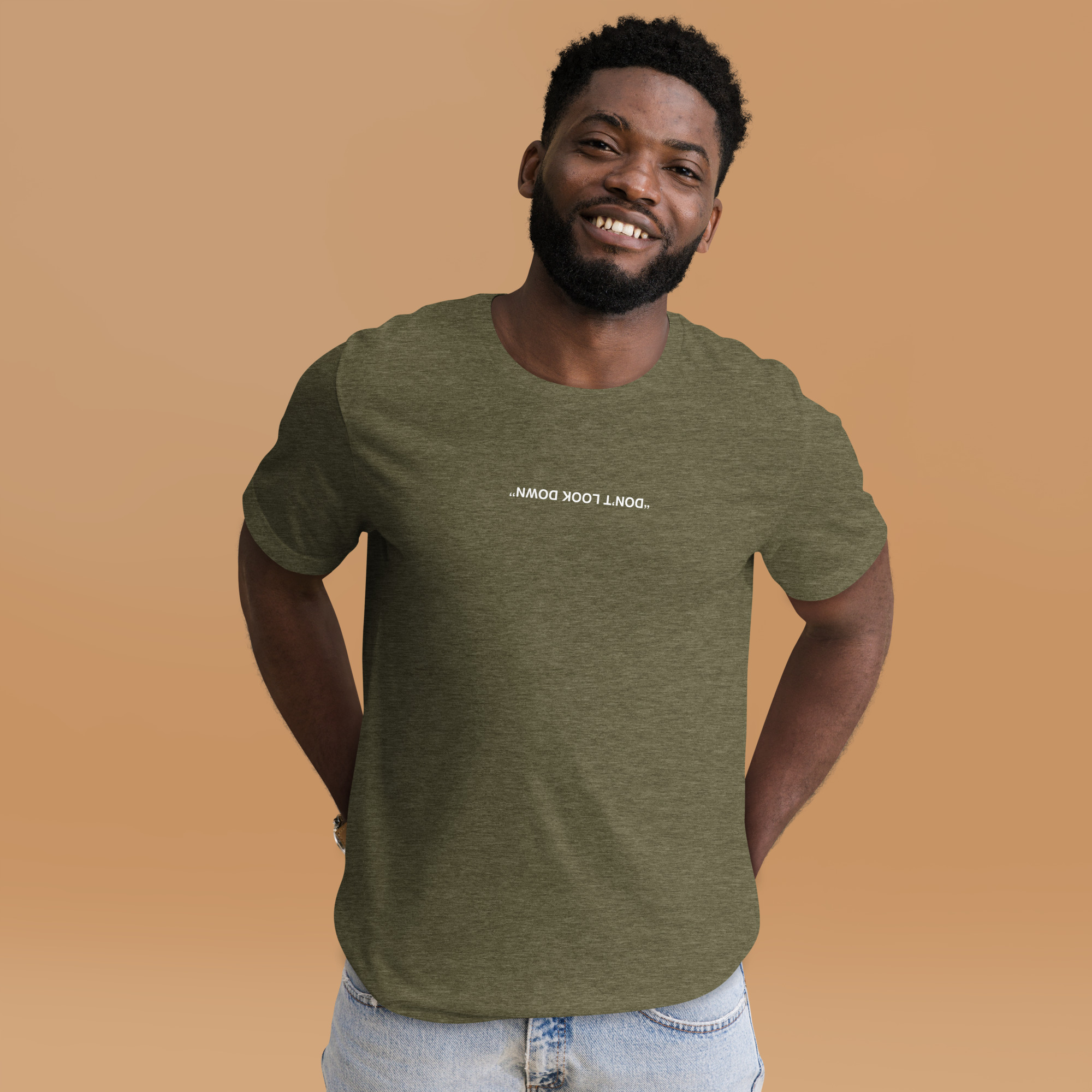 Camiseta no mires abajo - Image 16
